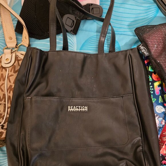 Purse - Picture 1 of 1